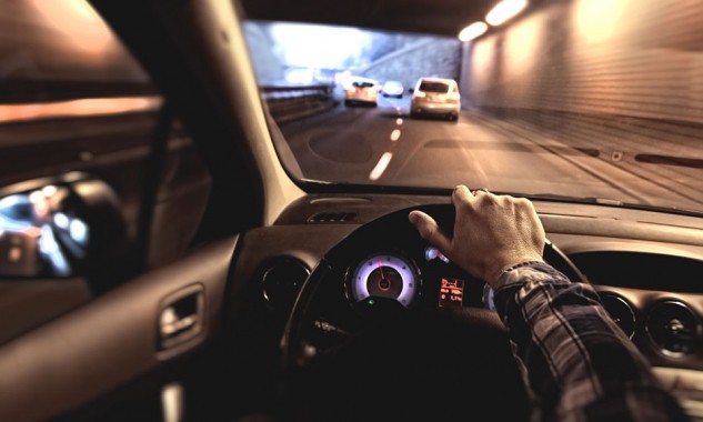 An toàn khi lái xe vào ban đêm là rất quan trọng để tránh các tai nạn đáng tiếc. Hình ảnh này sẽ khiến bạn cảm thấy yên tâm hơn khi lái xe vào ban đêm bởi những lời khuyên về an toàn khi lái xe vào ban đêm và các thiết bị hỗ trợ an toàn.